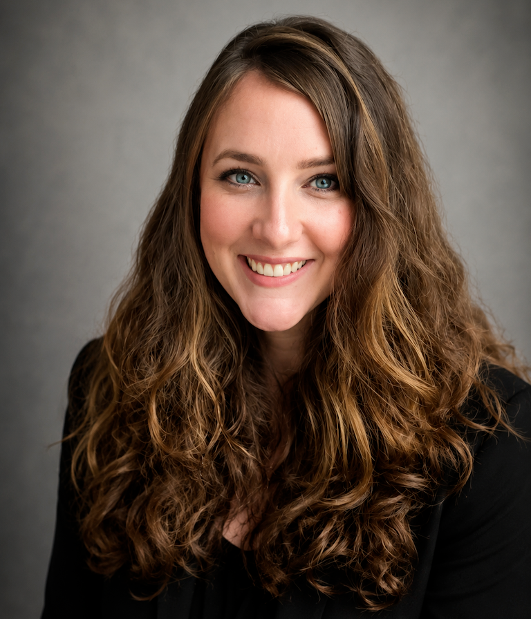 Justine's headshot.png