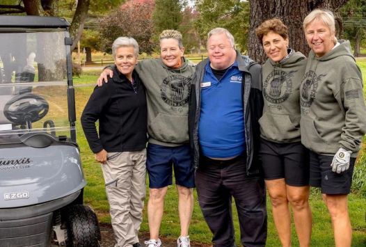 CTLETR golf Dan Widing with female golfers.jpg